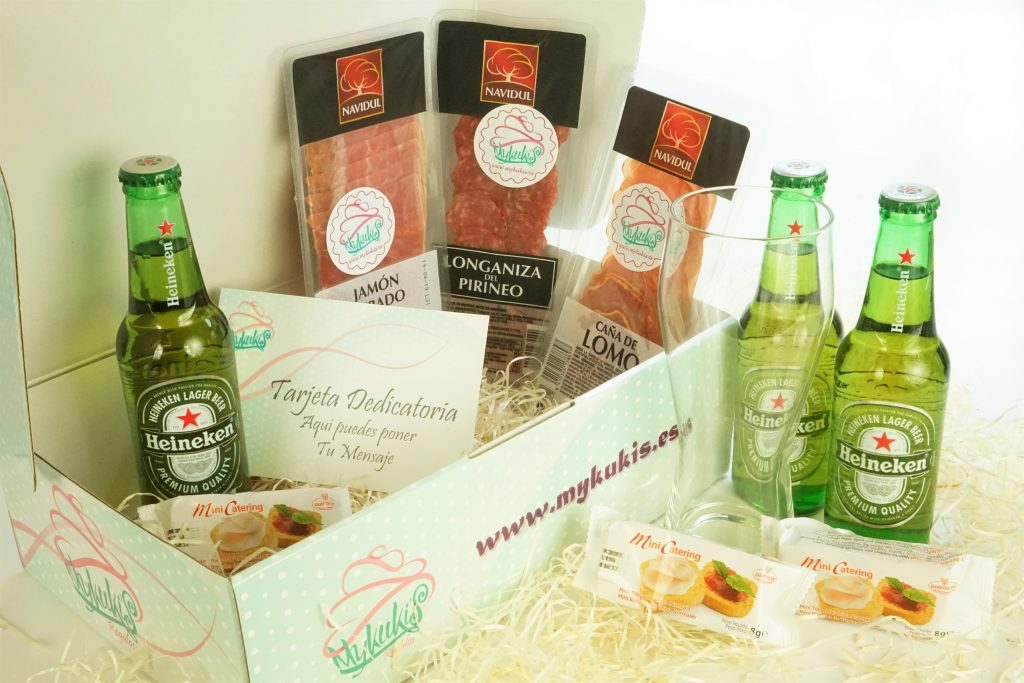 Brindis con Cerveza Heineken